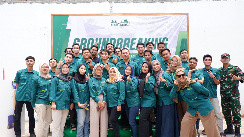 Cerita Baru Dimulai: Peletakan Batu Pertama Kantor Baru Arsitek Hijau dan Kontraktor Hijau